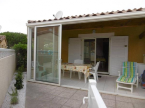 HOLIDAYLAND 419 VILLA T3 MEZZANINE 7 couchages climatisé avec véranda NARBONNE PLAGE